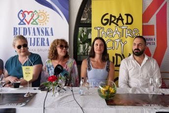 Premijera „Kjare Zorzi“ na Gradu teatru; Udovičić-Pleština: Đurkovićev mozaik omogućio da progovorimo o Budvi na razmeđi kultura i religija Premijera „Kjare Zorzi“ na Gradu teatru; Udovičić-Pleština: Đurkovićev mozaik omogućio da progovorimo o Budvi na razmeđi kultura i religija