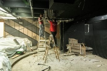 (FOTO) Novo ruho za DODEST: U toku rekonstrukcija kultne scene KIC-a „Budo Tomović“ (FOTO) Novo ruho za DODEST: U toku rekonstrukcija kultne scene KIC-a „Budo Tomović“