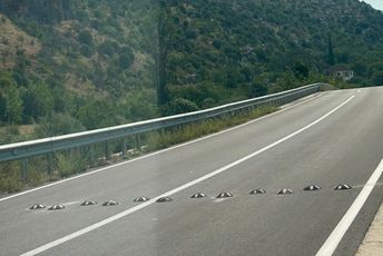 Postavljen bez odobrenja: Uklonjen "ležeći policajac" u Dinoši