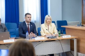 Gorčević: Nije tačno da je međuvladina konferencija otkazana zbog rekonstrukcije Vlade