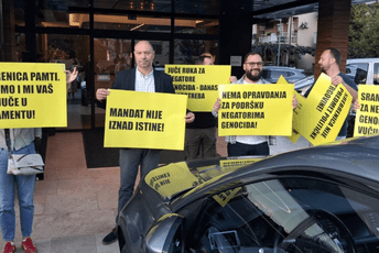 Uoči događaja koji organizuje BS: U Podgorici održan protest "Juče ruka za negatore genocida, danas zloupotreba žrtava"