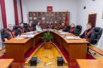 Ustavni sud: Odloženo odlučivanje o vakcinaciji kao uslovu za boravak djece u vrtićima Ustavni sud: Odloženo odlučivanje o vakcinaciji kao uslovu za boravak djece u vrtićima