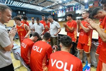 EP za juniore: Košarkaši poraženi od Rumunije nakon produžetka, za prolaz u četvrtfinale potrebna pobjeda nad Hrvatskom EP za juniore: Košarkaši poraženi od Rumunije nakon produžetka, za prolaz u četvrtfinale potrebna pobjeda nad Hrvatskom