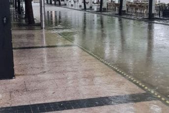 (VIDEO) Pogledajte kako je jutros u centru Podgorice: Obilna kiša potopila Bokešku