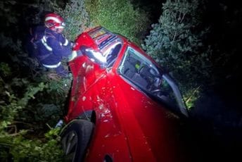 Na putu Njeguši - Kotor vozilo sletjelo sa puta: Jedna osoba povrijeđena Na putu Njeguši - Kotor vozilo sletjelo sa puta: Jedna osoba povrijeđena