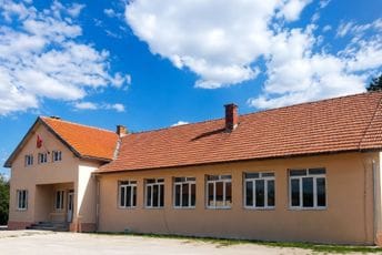 MPNI: Raspisan tender za izvođenje radova na rekonstrukciji krovova na školskim objektima u Pljevljima MPNI: Raspisan tender za izvođenje radova na rekonstrukciji krovova na školskim objektima u Pljevljima