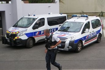 Francuska: U napadu nožem povrijeđene tri žene, napadač priveden Francuska: U napadu nožem povrijeđene tri žene, napadač priveden