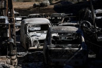 Kiša pala u Bordou: Desetinama hiljada evakuisanih Francuza dozvoljen povratak u domove