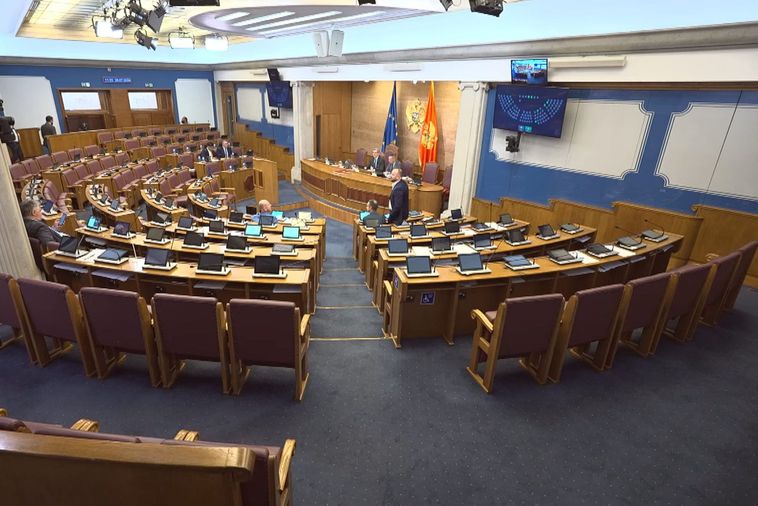 Poslanici  danas nastavljaju sa radom: Na dnevnom redu Zakon o lokalnoj samoupravi i više zakona o otpadu i vodi