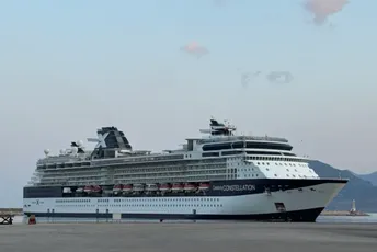 Prvi put u Bar uplovio kruzer "Celebrity Constellation", doveo više od 2.300 turista