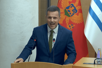 Iz PES-a kažu: Svaki drugi građanin pozitivno ocjenjuje Mujovićev rad Iz PES-a kažu: Svaki drugi građanin pozitivno ocjenjuje Mujovićev rad