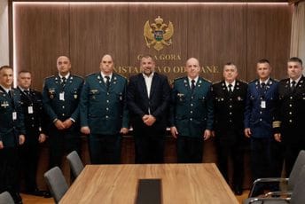 Krapović: Uvjeren sam da ćete stečena znanja primijeniti u interesu Vojske Crne Gore, države i svih naših građana
