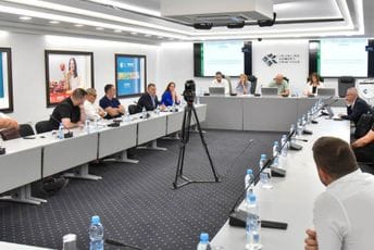 PKCG: Da li je nedelja za trgovine zaista neradna? PKCG: Da li je nedelja za trgovine zaista neradna?