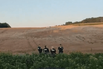 Neidentifikovani objekat pao na poljsku teritoriju: Čula se jaka eksplozija, uzdizao se gust dim (VIDEO) Neidentifikovani objekat pao na poljsku teritoriju: Čula se jaka eksplozija, uzdizao se gust dim (VIDEO)