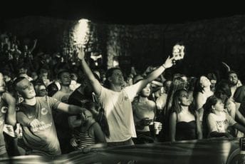 Snažan početak 17. Bedem festa: Gianluca De Palo Band, Jarboli, Zoster i Eyesburn oduševili publiku na tvrđavi Snažan početak 17. Bedem festa: Gianluca De Palo Band, Jarboli, Zoster i Eyesburn oduševili publiku na tvrđavi