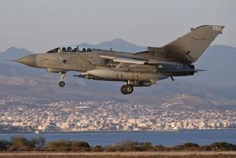 Britansko-azerbejdžanski državljanin uhapšen na Kipru: Sprovodio neprijateljski nadzor nad vazduhoplovnom bazom pa informacije dijelio Iranu Britansko-azerbejdžanski državljanin uhapšen na Kipru: Sprovodio neprijateljski nadzor nad vazduhoplovnom bazom pa informacije dijelio Iranu