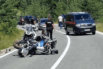 Žabljak: Državljani Rumunije teško povrijeđeni prilikom pada sa motora Žabljak: Državljani Rumunije teško povrijeđeni prilikom pada sa motora