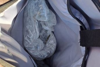 Policija sprovela racije u kafićima i plažnim barovima u Budvi: Uhapšene dvije osobe, zaplijenjeni narkotici