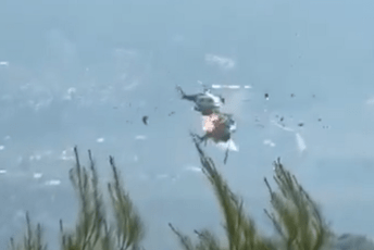 Poginule dvije osobe: Pogledajte snimak sudara helikoptera kod Atine (VIDEO)