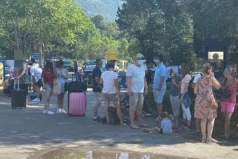 Huter: Na tivatskom aerodromu je haos, ovo je ponižavanje turista Huter: Na tivatskom aerodromu je haos, ovo je ponižavanje turista