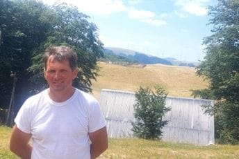 Šavničko selo Malinsko između nestajanja i nove razvojne šanse Šavničko selo Malinsko između nestajanja i nove razvojne šanse
