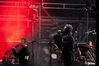 Massive Attack reagovao nakon zabrane ulaska u Singapur: Nijesmo mogli zamisliti da bi samo podizanje zastave suverene države koju priznaje 157 zemalja predstavljalo kršenje zakona Massive Attack reagovao nakon zabrane ulaska u Singapur: Nijesmo mogli zamisliti da bi samo podizanje zastave suverene države koju priznaje 157 zemalja predstavljalo kršenje zakona
