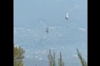 U sudaru protivpožarnih helikoptera u Grčkoj stradali danski pilot i grčki oficir, britanski pilot i grčki koordinator preživjeli nesreću U sudaru protivpožarnih helikoptera u Grčkoj stradali danski pilot i grčki oficir, britanski pilot i grčki koordinator preživjeli nesreću
