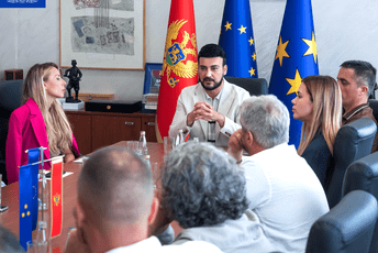 Potpisani ugovori o saradnji Opštine i NVO: Zajedno za razvoj Budve Potpisani ugovori o saradnji Opštine i NVO: Zajedno za razvoj Budve