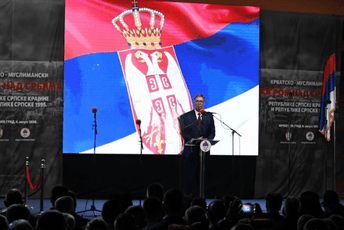 Vučić: Crna Gora ne poštuje srpske žrtve, molio sam ih da ne slave 'Oluju' sa Hrvatima Vučić: Crna Gora ne poštuje srpske žrtve, molio sam ih da ne slave 'Oluju' sa Hrvatima