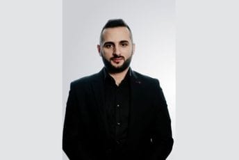 Perezić: Popović poručujemo da se, umjesto ličnih uvreda i prizemnih prozivki o ChatGPT-u, pozabavi nasljeđem svoje partije Perezić: Popović poručujemo da se, umjesto ličnih uvreda i prizemnih prozivki o ChatGPT-u, pozabavi nasljeđem svoje partije