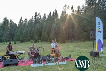 Američki trio donio duh Kalifornije na Durmitor: Veče na Macan poljani ispunjeno džez improvizacijom i vrhunskim muziciranjem Američki trio donio duh Kalifornije na Durmitor: Veče na Macan poljani ispunjeno džez improvizacijom i vrhunskim muziciranjem