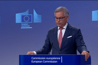 Bruner potvrdio: EU razmatra ideju o centrima za povratak migranata u zemljama van EU Bruner potvrdio: EU razmatra ideju o centrima za povratak migranata u zemljama van EU