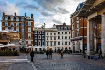London: Žena na ulici izbola četiri osobe