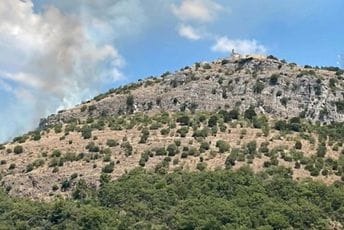 (VIDEO) Budva: Buknuo požar u mjestu Blizikuće, sve ekipe na terenu (VIDEO) Budva: Buknuo požar u mjestu Blizikuće, sve ekipe na terenu