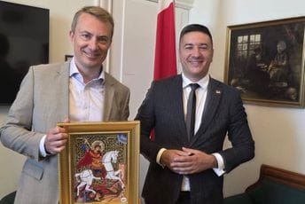 Susret lidera Danske narodne partije sa Vladislavom Dajkovićem izazvao oštru polemiku u Kopenhagenu Susret lidera Danske narodne partije sa Vladislavom Dajkovićem izazvao oštru polemiku u Kopenhagenu