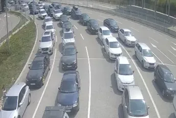 Na granici sa Srbijom danas vladaju velike gužve