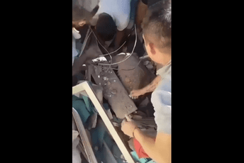 (VIDEO) Spasioci u Kolumbiji iz ruševina izvukli bebu (VIDEO) Spasioci u Kolumbiji iz ruševina izvukli bebu