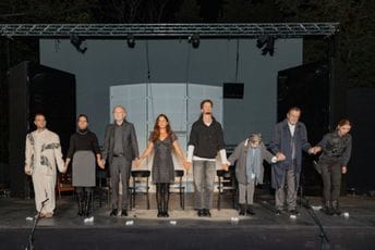 „Svaka ptica svome jatu“ sinoć pred barskom publikom: Ljubav jača od podjela, ali ne uvijek i od nasljeđa