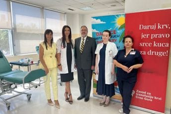 Majkl Kiz posjetio Zavod za transfuziju krvi Crne Gore: Darivanje krvi ujedinjuje ljude Majkl Kiz posjetio Zavod za transfuziju krvi Crne Gore: Darivanje krvi ujedinjuje ljude
