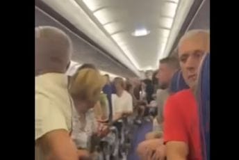 (VIDEO) Putnica zapalila cigaretu u avionu, pa je let za Tuzlu preusmjeren u Budimpeštu (VIDEO) Putnica zapalila cigaretu u avionu, pa je let za Tuzlu preusmjeren u Budimpeštu