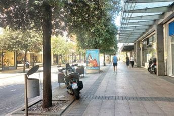 Motocikliste kažnjavaju za nepropisno parkiranje, a parkinga za motore nema Motori u centru grada