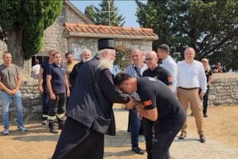 Kad Demokrate prinose državne institucije na dar "svojoj crkvi" Kad Demokrate prinose državne institucije na dar "svojoj crkvi"