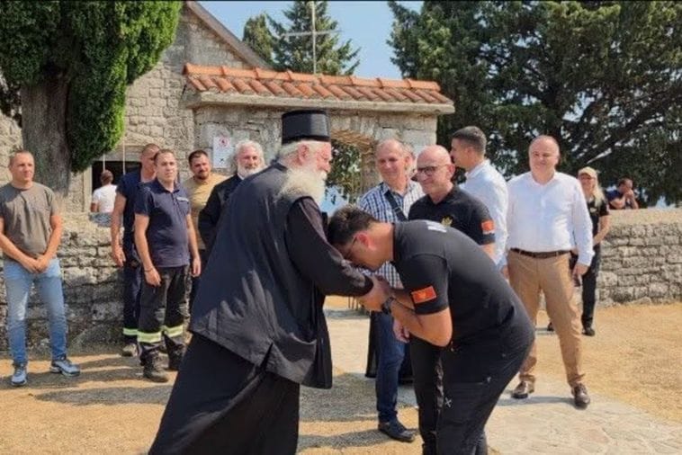 Kad Demokrate prinose državne institucije na dar "svojoj crkvi"