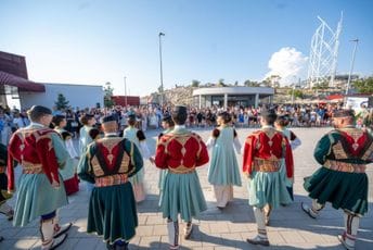 Otvorena manifestacija 'Dani crnogorskih opština na vrhu': Predstavljena bogata turistička ponuda Cetinja Otvorena manifestacija 'Dani crnogorskih opština na vrhu': Predstavljena bogata turistička ponuda Cetinja