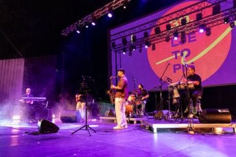 Vasil Hadžimanov sa bendom osvojio barsku publiku: Muzika koja spaja Balkan, džez i savremeni zvuk Vasil Hadžimanov sa bendom osvojio barsku publiku: Muzika koja spaja Balkan, džez i savremeni zvuk