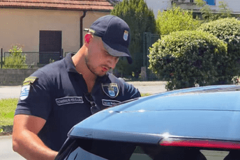 Podgorica: Za dan u prosjeku oko 200 kazni zbog nepropisnog parkiranja i zaustavljanja kola Podgorica: Za dan u prosjeku oko 200 kazni zbog nepropisnog parkiranja i zaustavljanja kola
