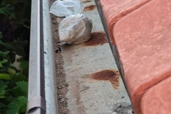 Podgorica: Dvije osobe uhapšene zbog sumnje na uličnu prodaju heroina, pronađena droga i oduzeta vozila