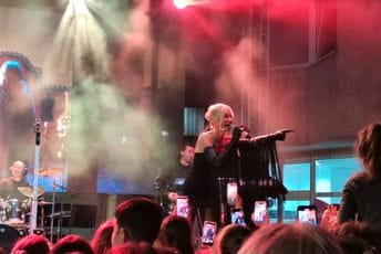 (FOTO/VIDEO) Pogledajte kako je sinoć bilo na Žabljaku: Nataša Bekvalac napravila spektakularnu atmosferu (FOTO/VIDEO) Pogledajte kako je sinoć bilo na Žabljaku: Nataša Bekvalac napravila spektakularnu atmosferu
