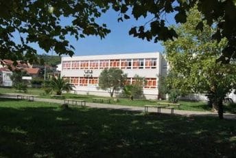 Bakalović: Dok je Ulcinjanki, neka neulcinjani ne brinu o ulcinjskom školstvu Bakalović: Dok je Ulcinjanki, neka neulcinjani ne brinu o ulcinjskom školstvu