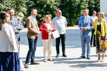 Završena energetski efikasna obnova OŠ Vuk Karadžić u Beranama; Šahmanović: Bolji uslovi za djecu i za ljude koji rade u školi Završena energetski efikasna obnova OŠ Vuk Karadžić u Beranama; Šahmanović: Bolji uslovi za djecu i za ljude koji rade u školi